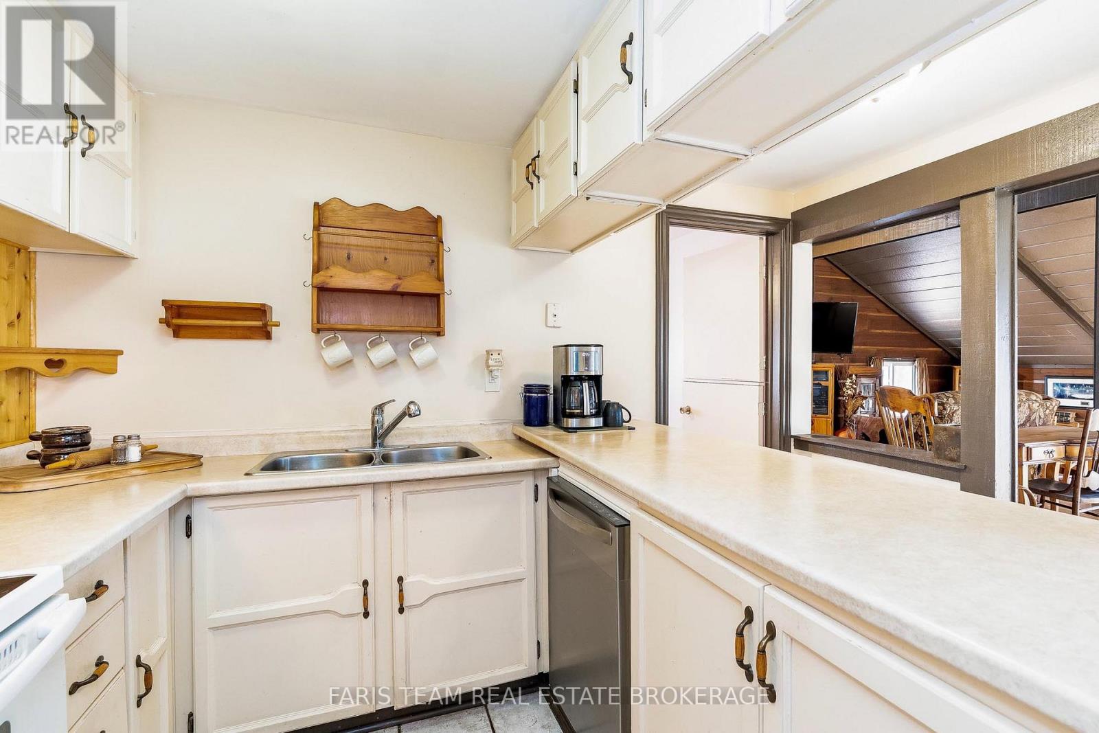 13 Cayuga Court, Oro-Medonte, Ontario  L0K 1E0 - Photo 5 - S12489658