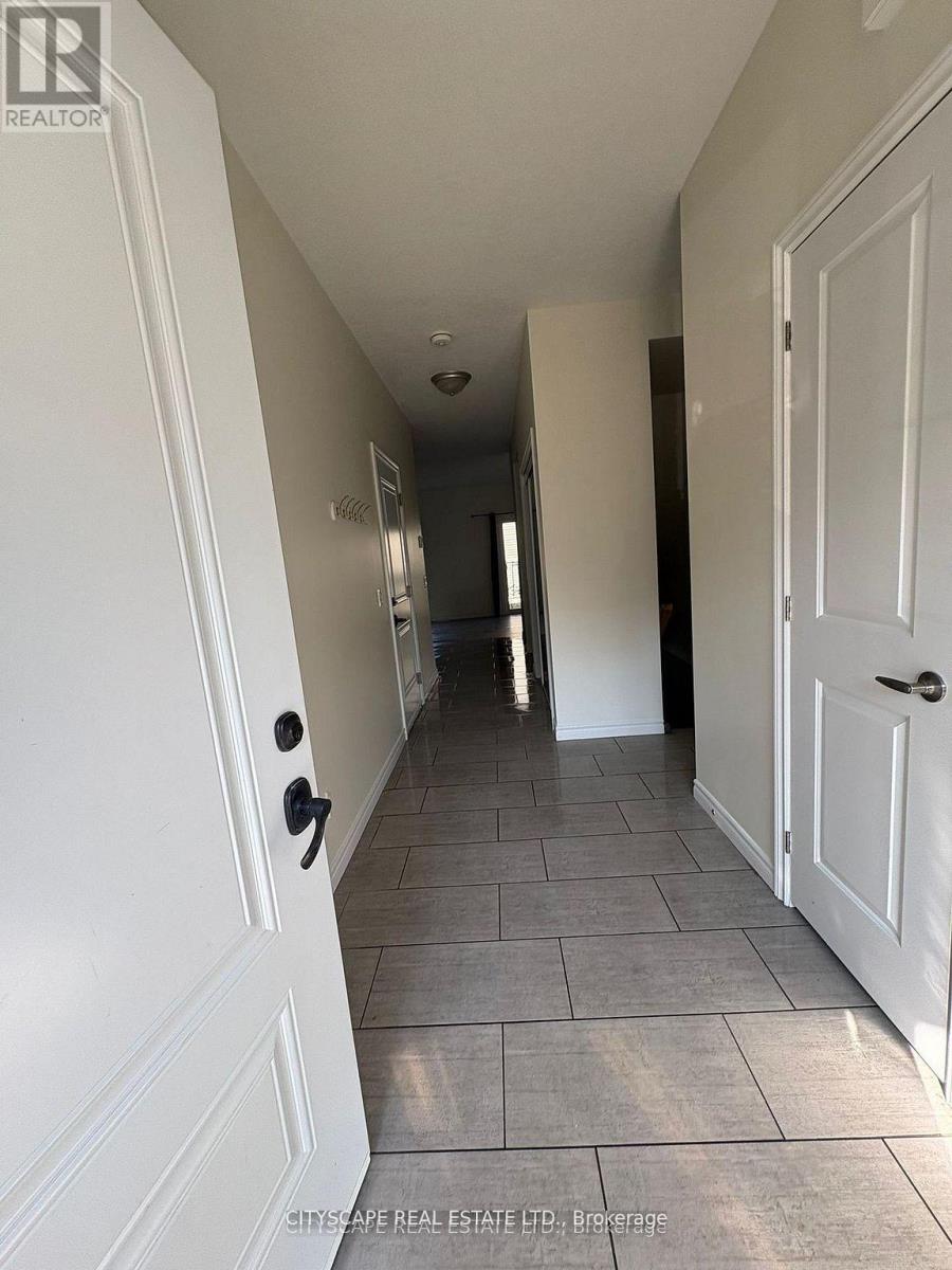 11 - 10 Dufferin Street, Norwich, Ontario  N0J 1P0 - Photo 3 - X12529192