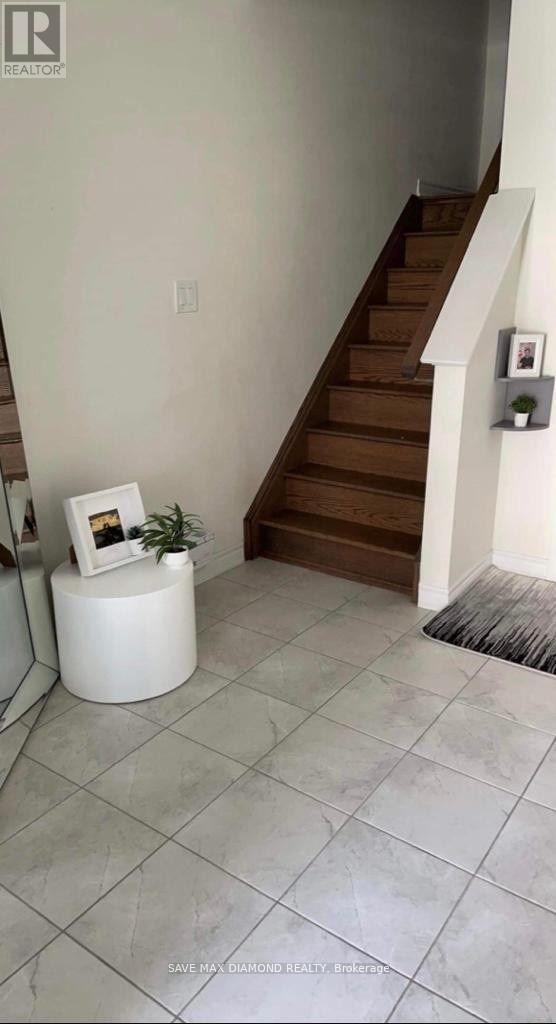 10 Minlow Way, Aurora, Ontario  L4G 0Y2 - Photo 11 - N12529506