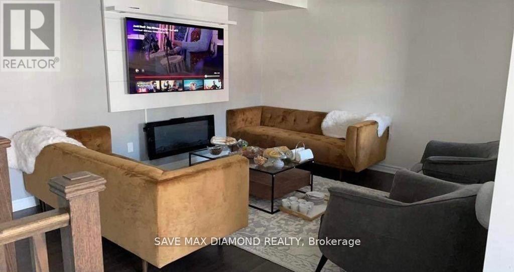 10 Minlow Way, Aurora, Ontario  L4G 0Y2 - Photo 7 - N12529506