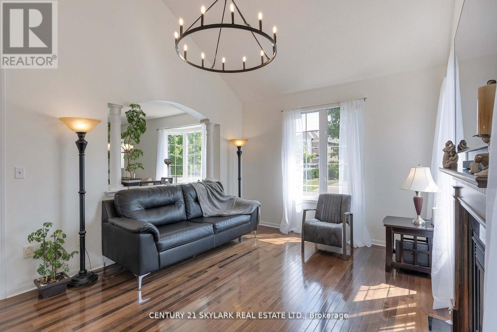 149 Newman Avenue, Richmond Hill, Ontario  L4E 4N3 - Photo 12 - N12529636