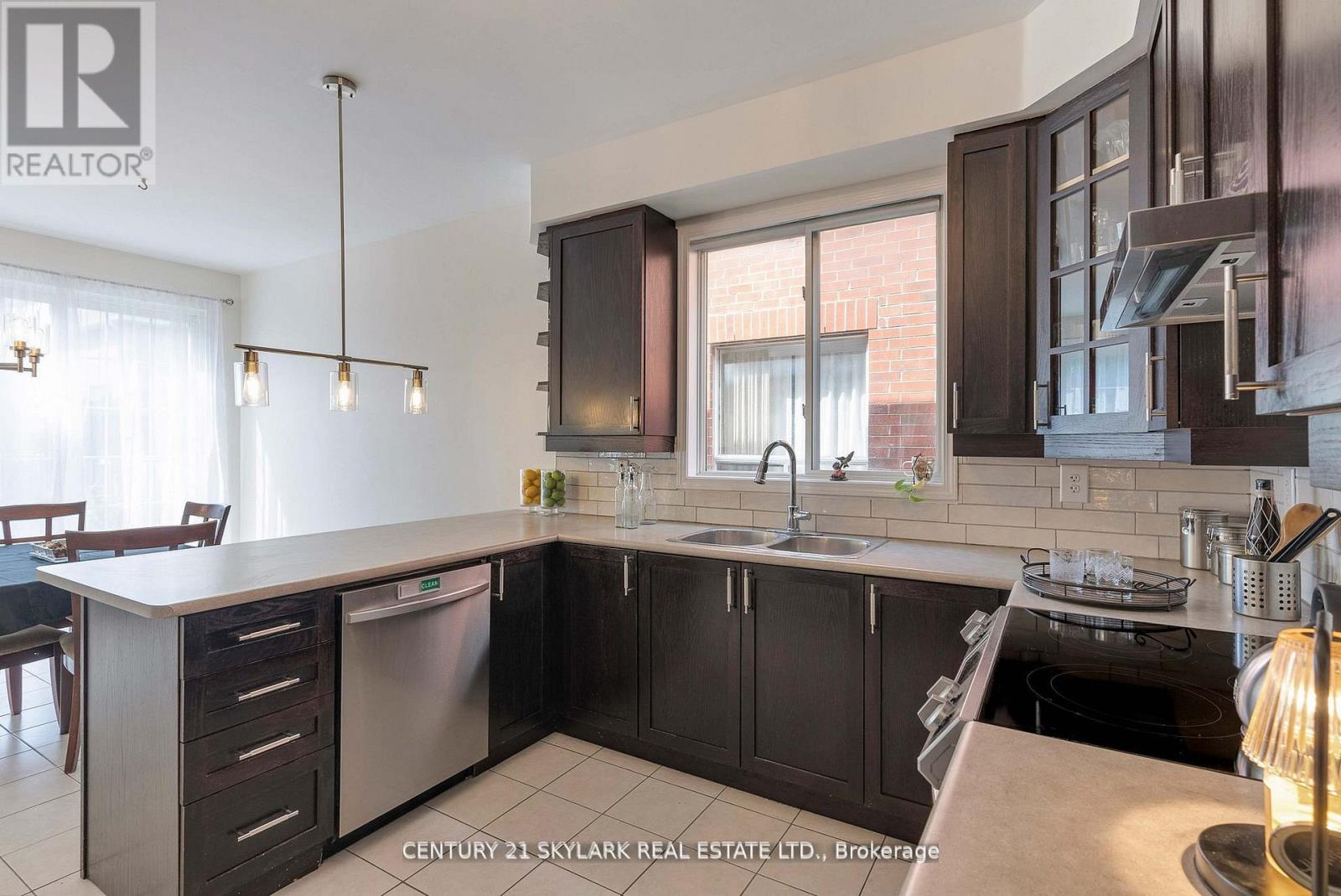 149 Newman Avenue, Richmond Hill, Ontario  L4E 4N3 - Photo 16 - N12529636