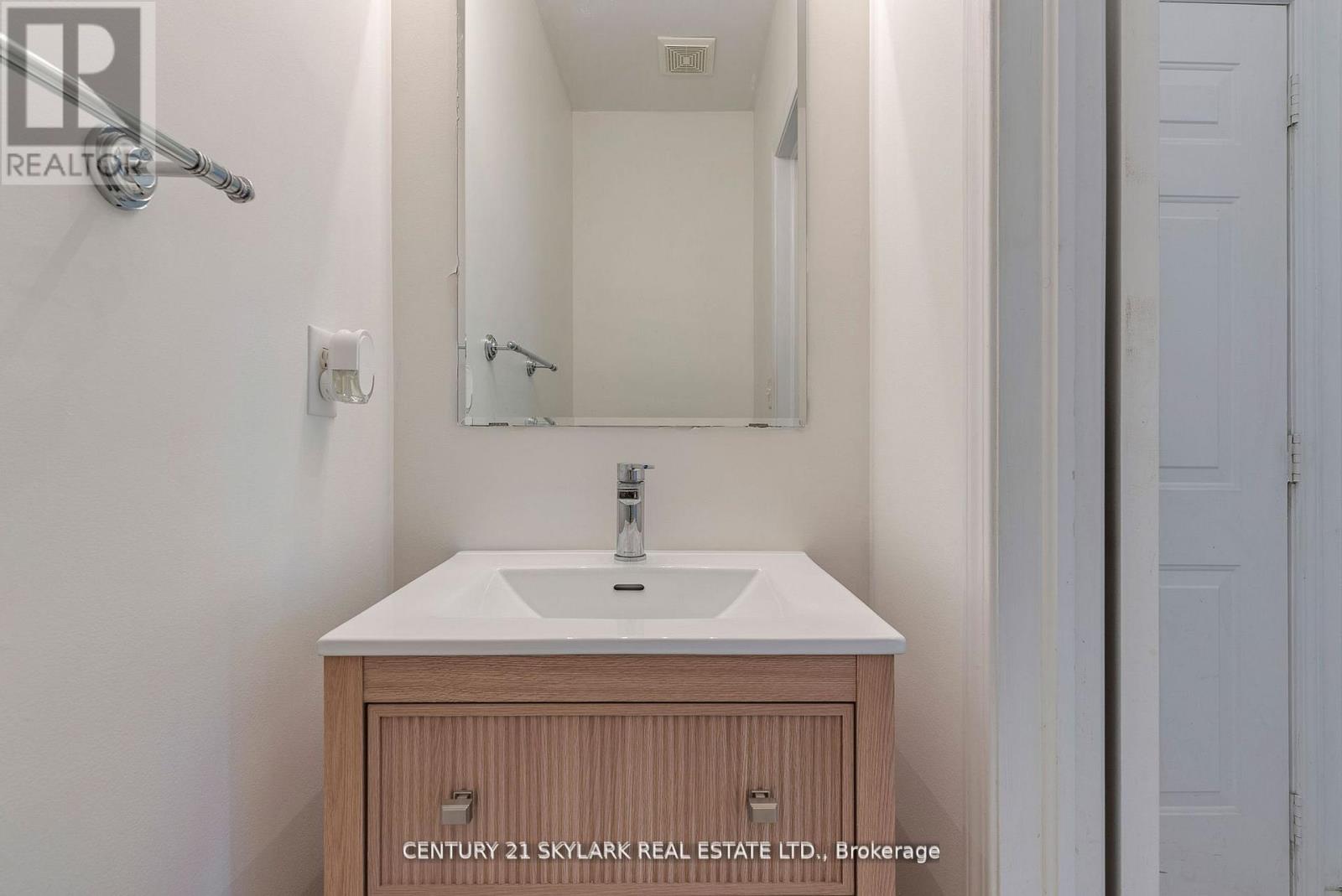 149 Newman Avenue, Richmond Hill, Ontario  L4E 4N3 - Photo 18 - N12529636