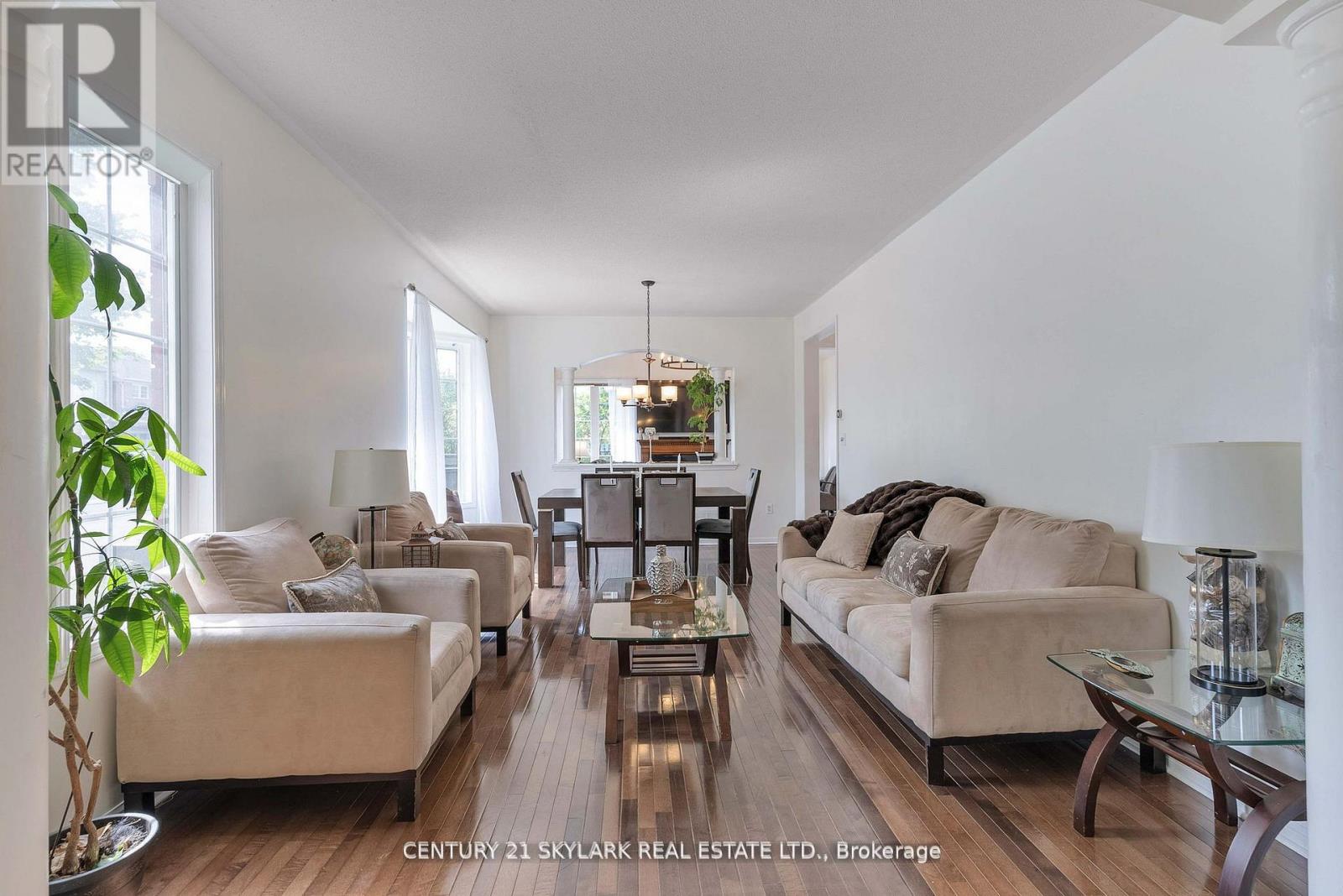 149 Newman Avenue, Richmond Hill, Ontario  L4E 4N3 - Photo 6 - N12529636