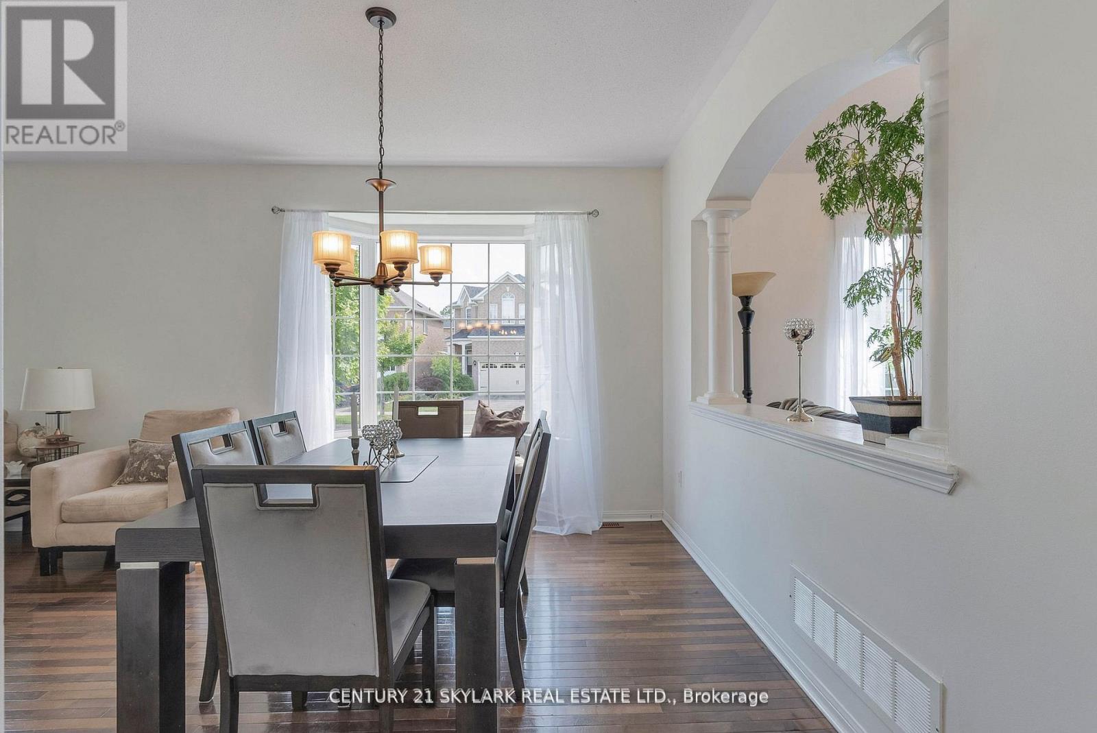 149 Newman Avenue, Richmond Hill, Ontario  L4E 4N3 - Photo 9 - N12529636