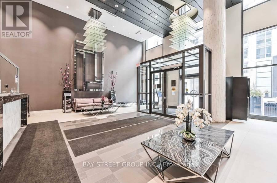 Nw1103 - 9201 Yonge Street, Richmond Hill, Ontario  L4C 1H9 - Photo 12 - N12529648