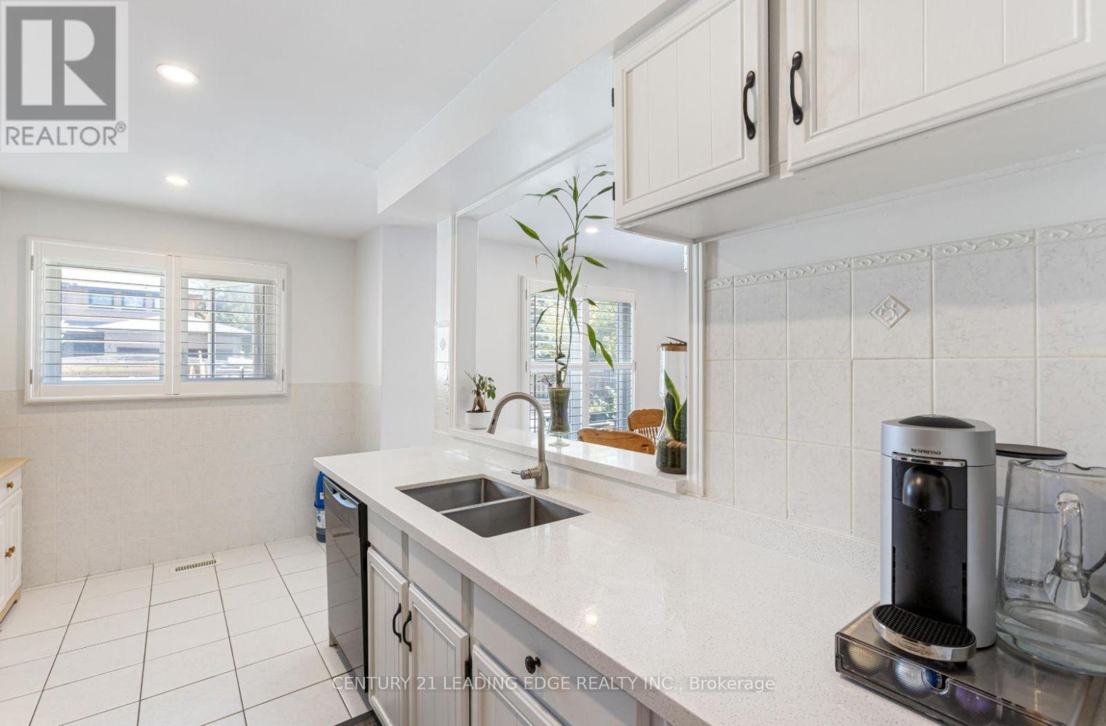 69 Parkinson Road, Markham, Ontario  L3P 4G7 - Photo 3 - N12529706