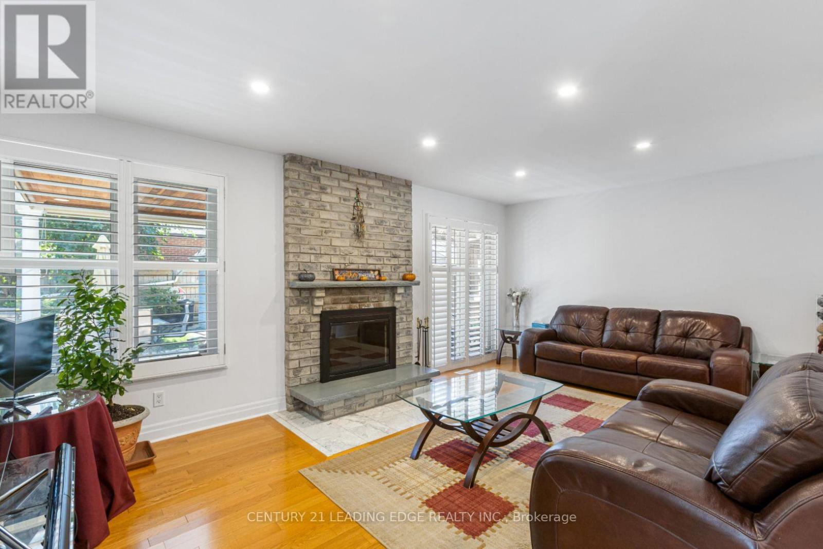 69 Parkinson Road, Markham, Ontario  L3P 4G7 - Photo 5 - N12529706