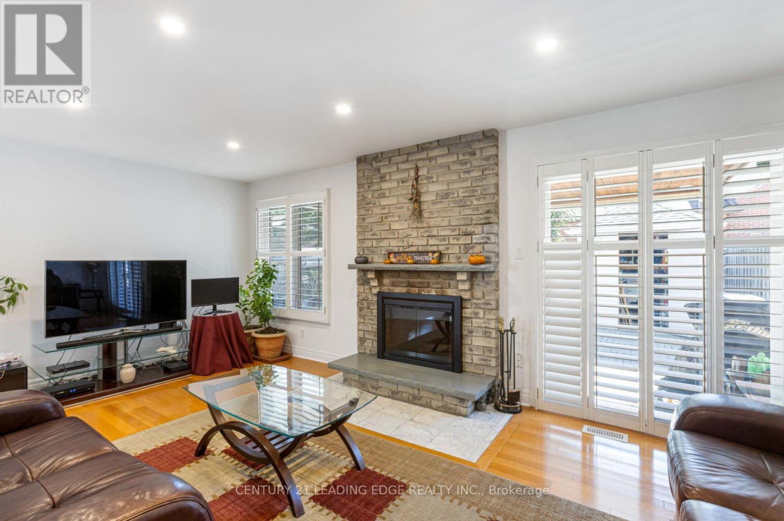 69 Parkinson Road, Markham, Ontario  L3P 4G7 - Photo 6 - N12529706