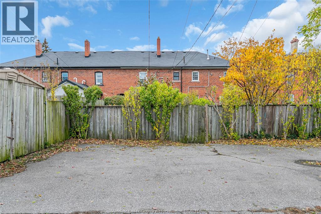 1086 Monmouth, Windsor, Ontario  N8Y 3L7 - Photo 22 - 25028431