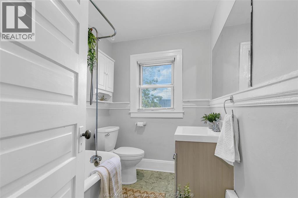 1086 Monmouth, Windsor, Ontario  N8Y 3L7 - Photo 19 - 25028431