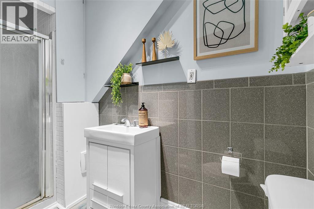 1086 Monmouth, Windsor, Ontario  N8Y 3L7 - Photo 11 - 25028431