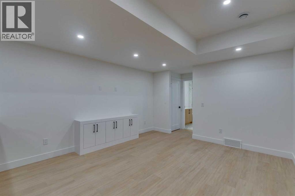 2410 29 Avenue Sw, Calgary, Alberta  T2T 1N9 - Photo 38 - A2253869