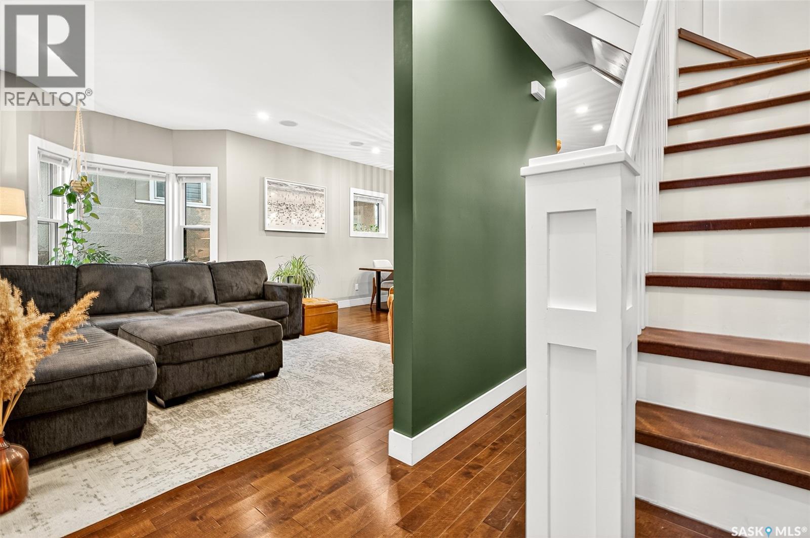 878 4th Avenue Ne, Moose Jaw, Saskatchewan  S6H 1H7 - Photo 3 - SK023735