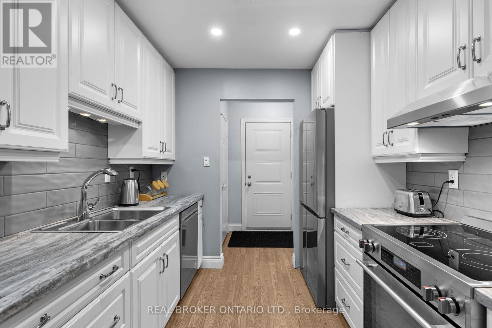 27 Knicely Road, Barrie, Ontario  L4N 6V3 - Photo 4 - S12529606