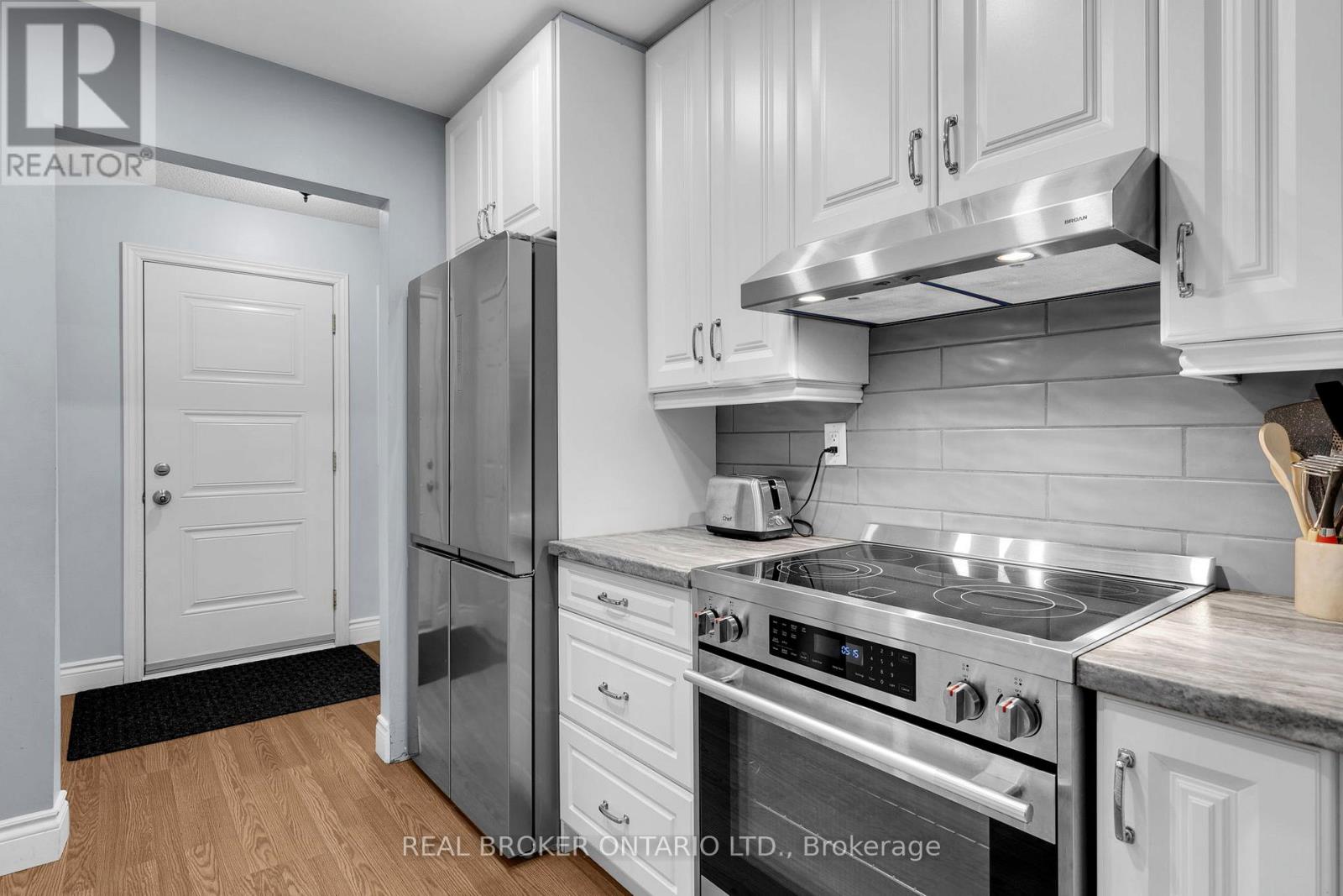 27 Knicely Road, Barrie, Ontario  L4N 6V3 - Photo 5 - S12529606