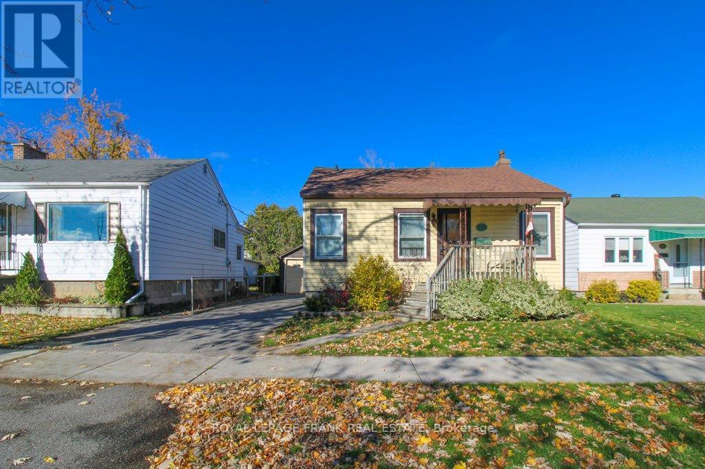 512 Glengarry Avenue, Peterborough, Ontario  K9H 4Y4 - Photo 3 - X12529792