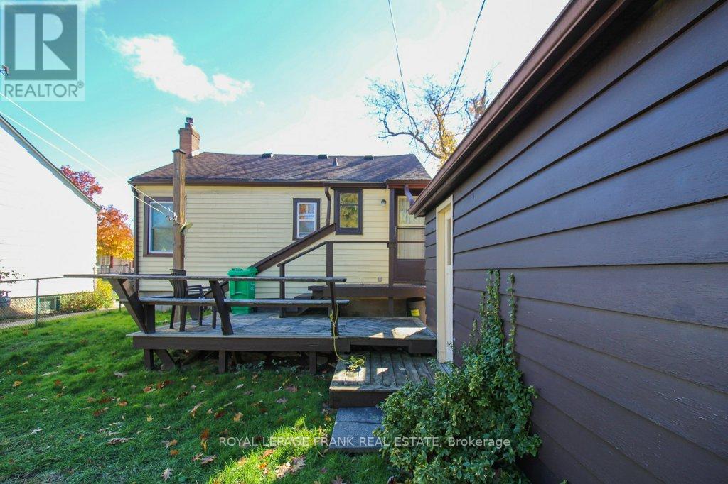 512 Glengarry Avenue, Peterborough, Ontario  K9H 4Y4 - Photo 6 - X12529792