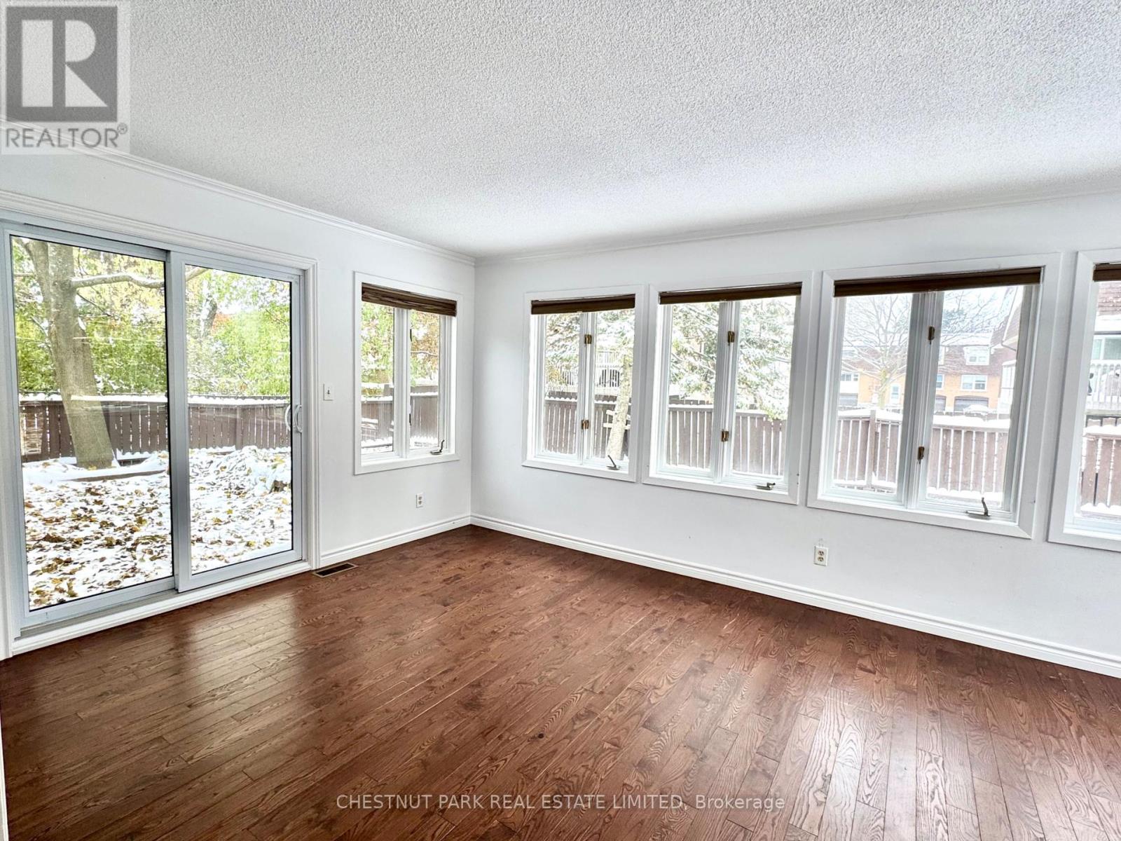 18 Hope Crescent, Belleville, Ontario K8P 4S2 - Photo 11 - X12529796