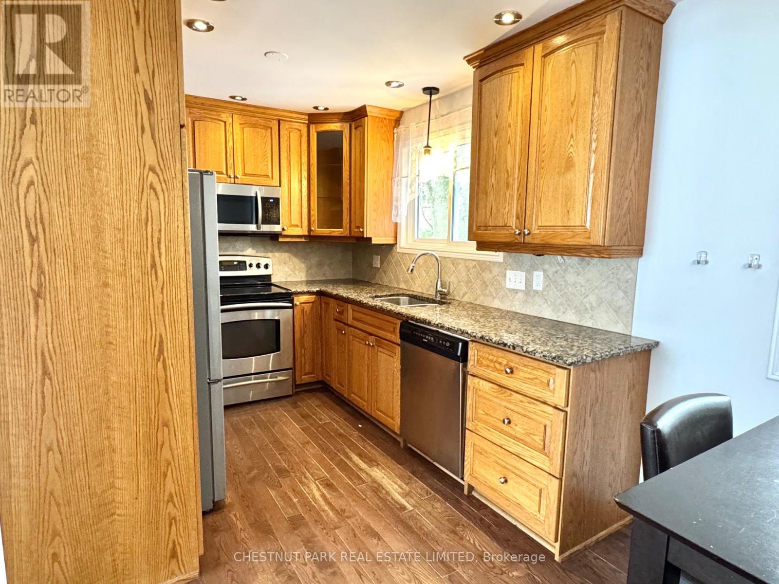 18 Hope Crescent, Belleville, Ontario K8P 4S2 - Photo 14 - X12529796