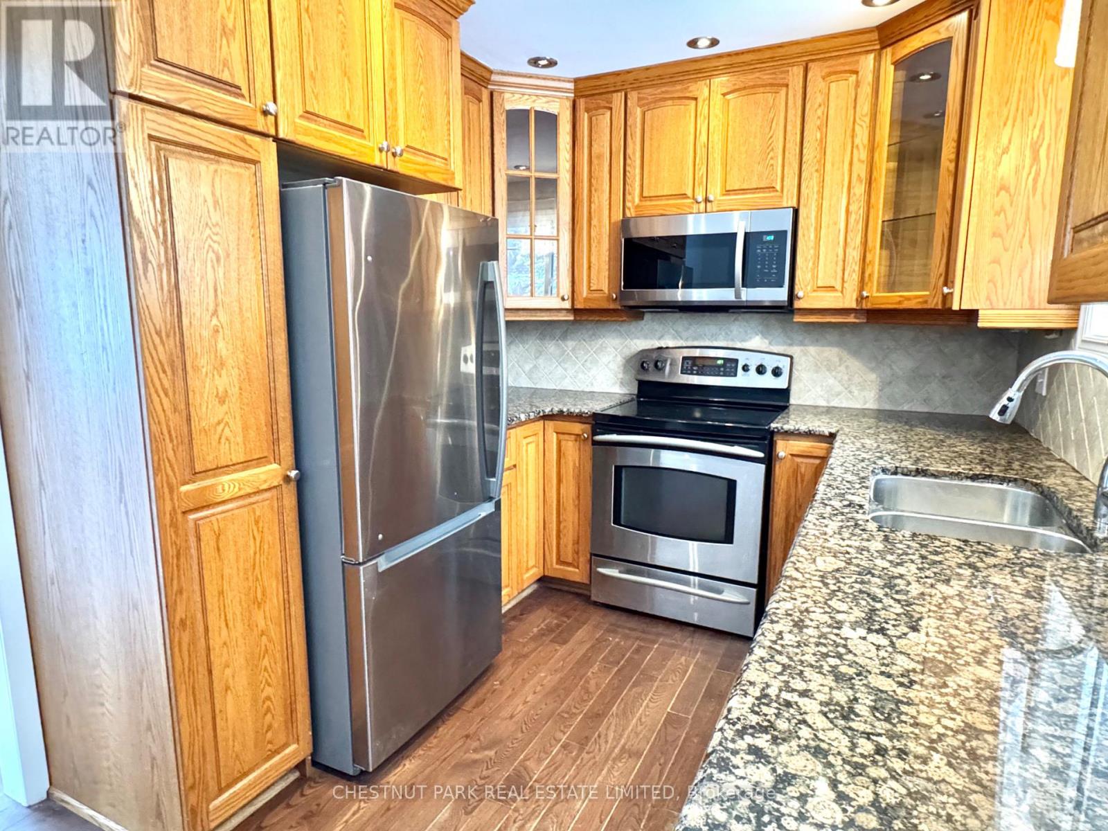 18 Hope Crescent, Belleville, Ontario K8P 4S2 - Photo 16 - X12529796