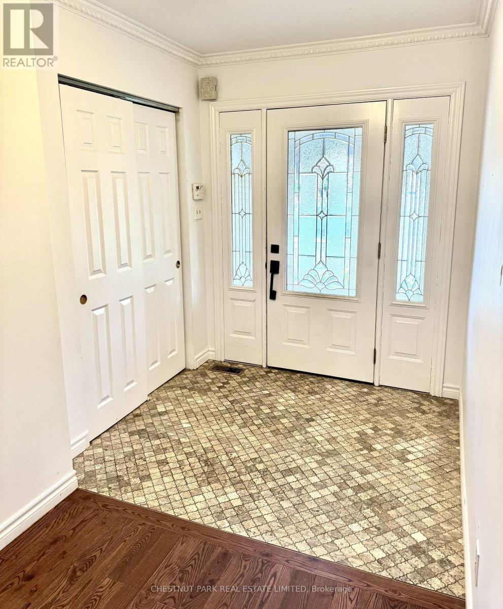 18 Hope Crescent, Belleville, Ontario K8P 4S2 - Photo 6 - X12529796