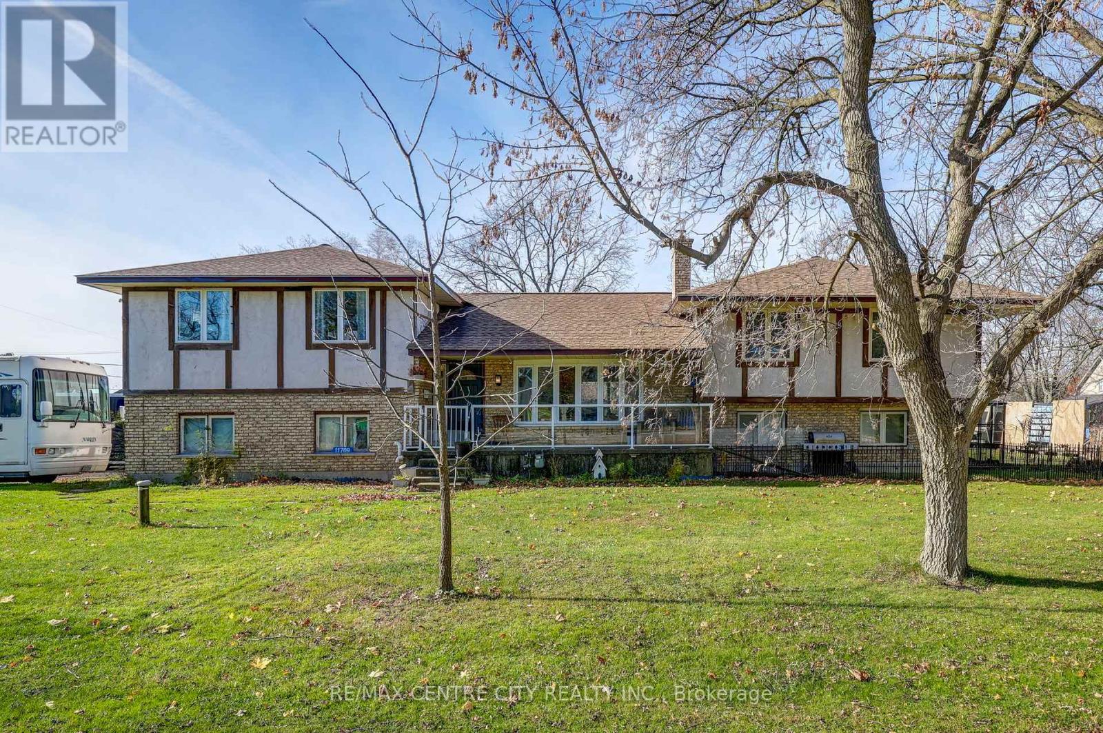 11709 Tracey Street, Malahide, Ontario  N0L 2J0 - Photo 1 - X12529782