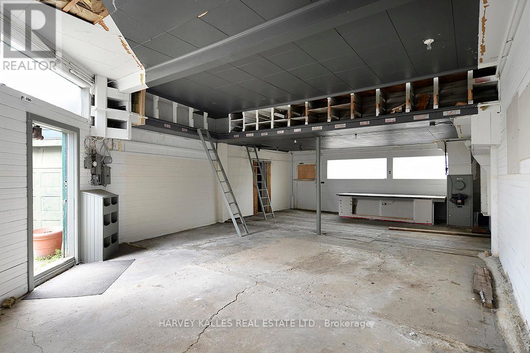 Rear - 792 Ossington Avenue, Toronto, Ontario  M6G 3V1 - Photo 2 - W12529488