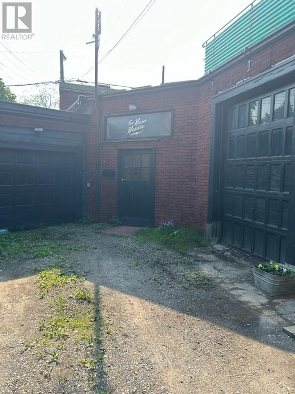 Rear - 792 Ossington Avenue, Toronto, Ontario  M6G 3V1 - Photo 7 - W12529488