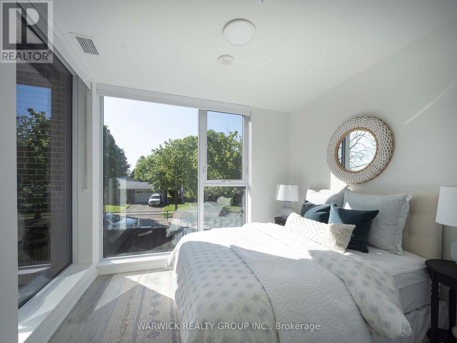 229 - 4365 Bloor Street W, Toronto, Ontario  M9C 1R3 - Photo 11 - W12529532