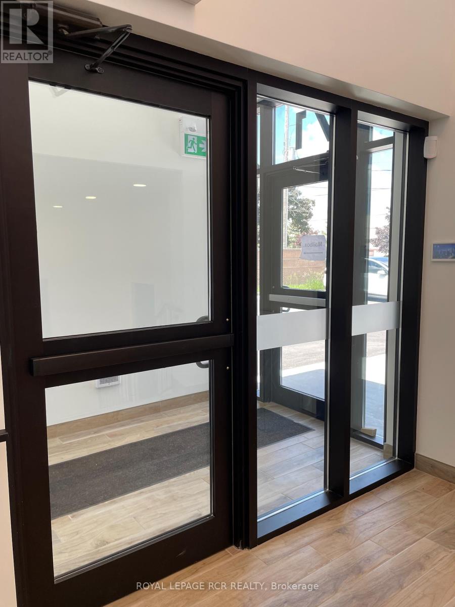 Office #4 - 71 Fifth Avenue, Orangeville, Ontario  L9W 1G3 - Photo 3 - W12529534