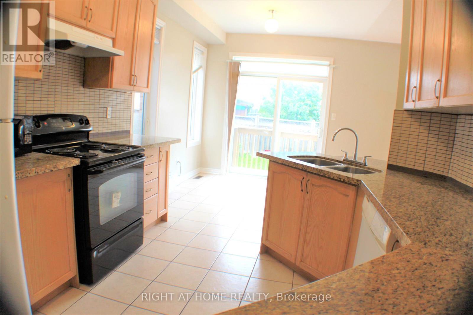 A - 10 Vanderbrink Drive, Brampton, Ontario  L6R 0E5 - Photo 6 - W12529558