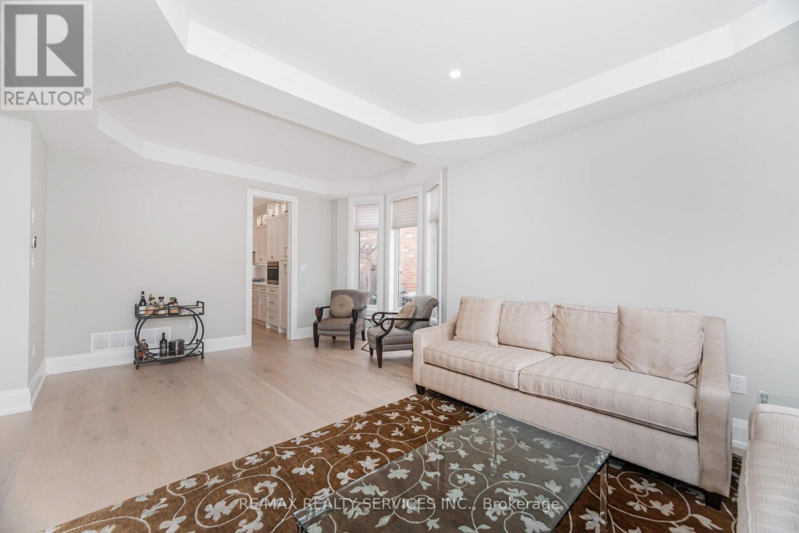 17 Edmonton Street, Brampton, Ontario  L6Y 5L2 - Photo 9 - W12529576