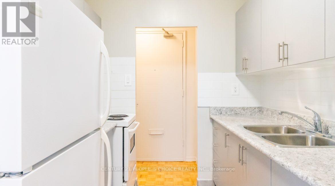 205 - 1061 Seneca Avenue, Mississauga, Ontario  L5G 3X7 - Photo 4 - W12529594