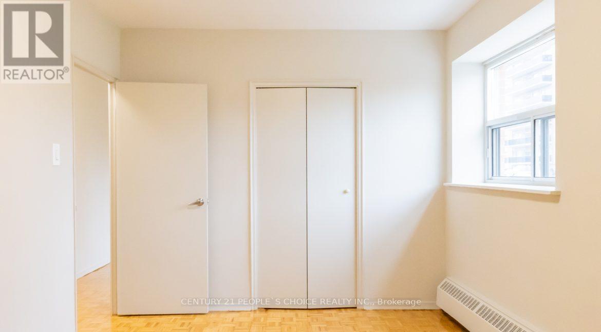 205 - 1061 Seneca Avenue, Mississauga, Ontario  L5G 3X7 - Photo 8 - W12529594