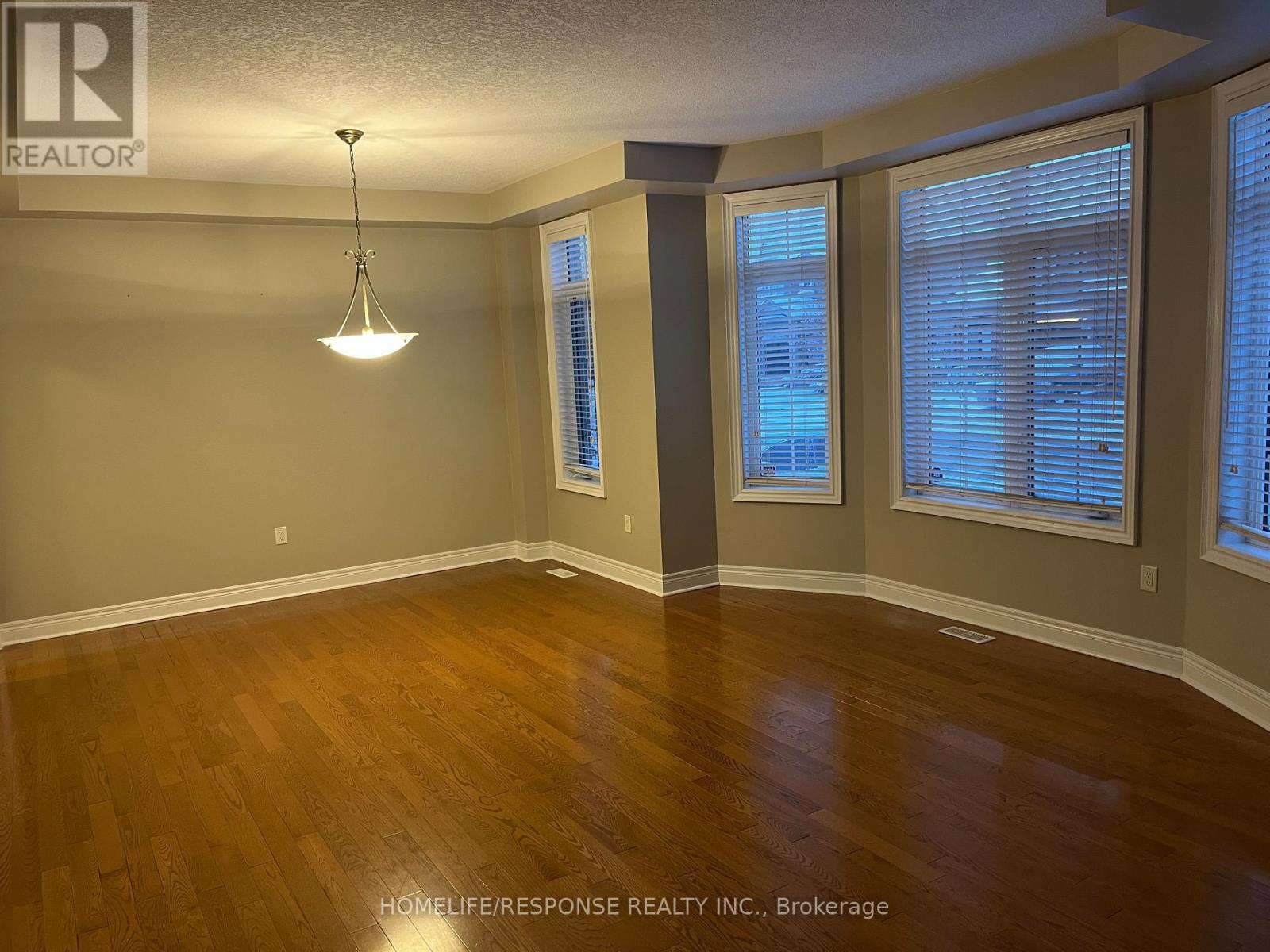 Upper Level - 2 Mcnutt Street, Brampton, Ontario  L6Y 5L3 - Photo 9 - W12529622