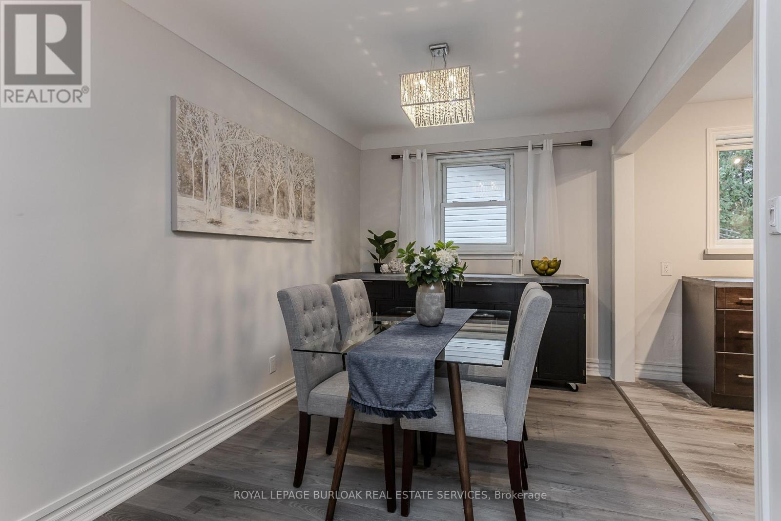 260 Foxbar Road, Burlington, Ontario  L7L 3A3 - Photo 10 - W12529668