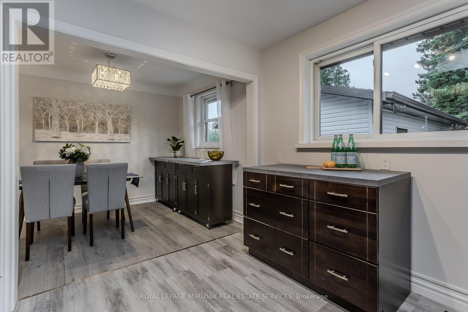 260 Foxbar Road, Burlington, Ontario  L7L 3A3 - Photo 11 - W12529668