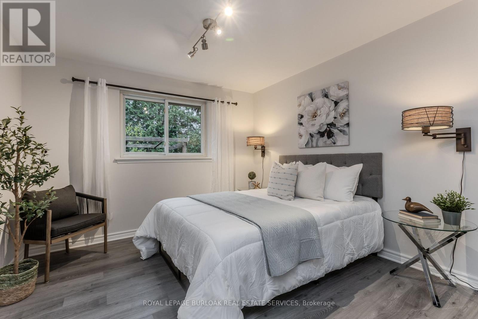 260 Foxbar Road, Burlington, Ontario  L7L 3A3 - Photo 16 - W12529668