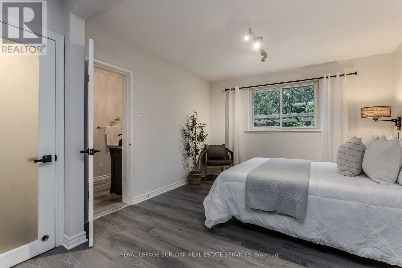 260 Foxbar Road, Burlington, Ontario  L7L 3A3 - Photo 18 - W12529668