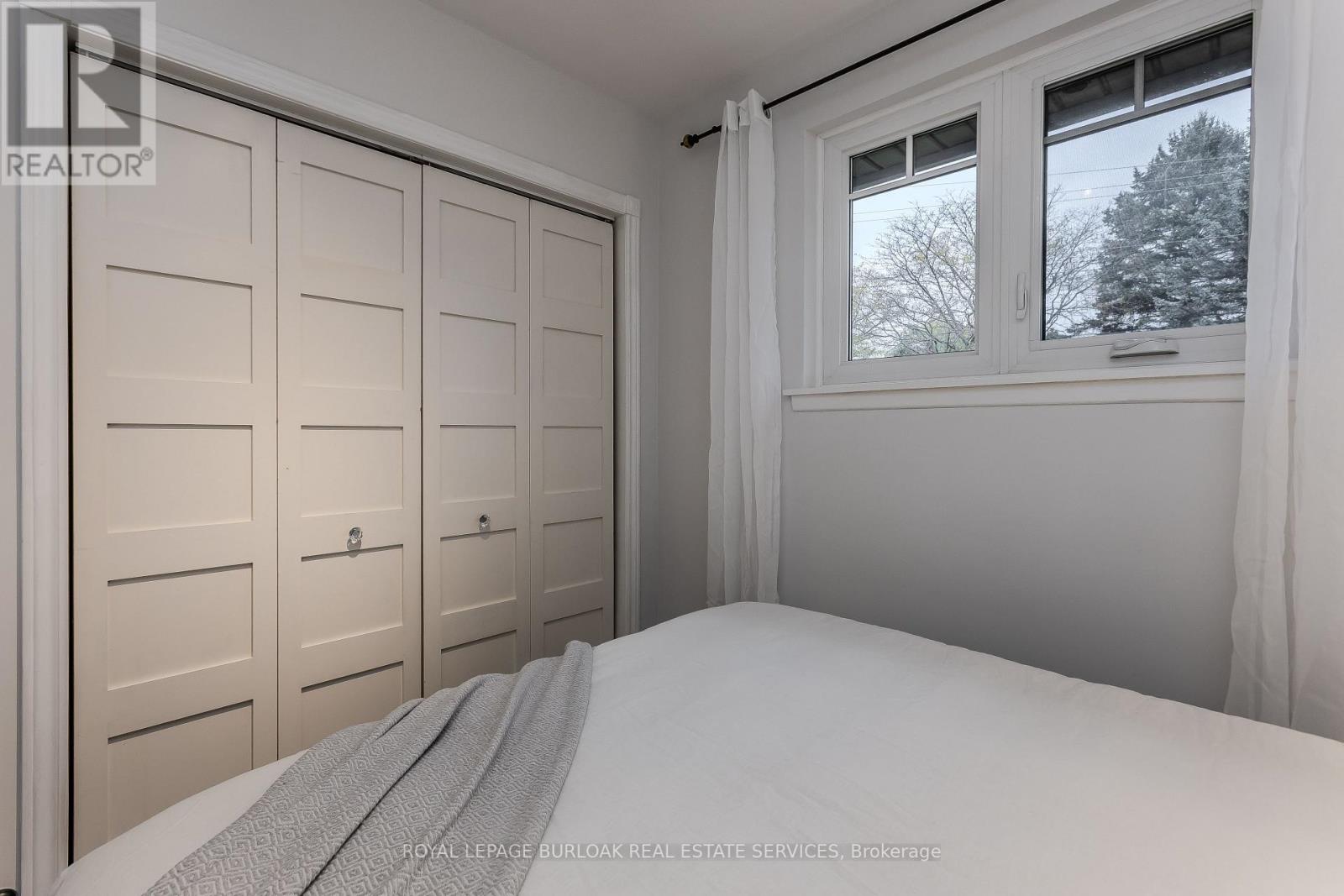 260 Foxbar Road, Burlington, Ontario  L7L 3A3 - Photo 22 - W12529668