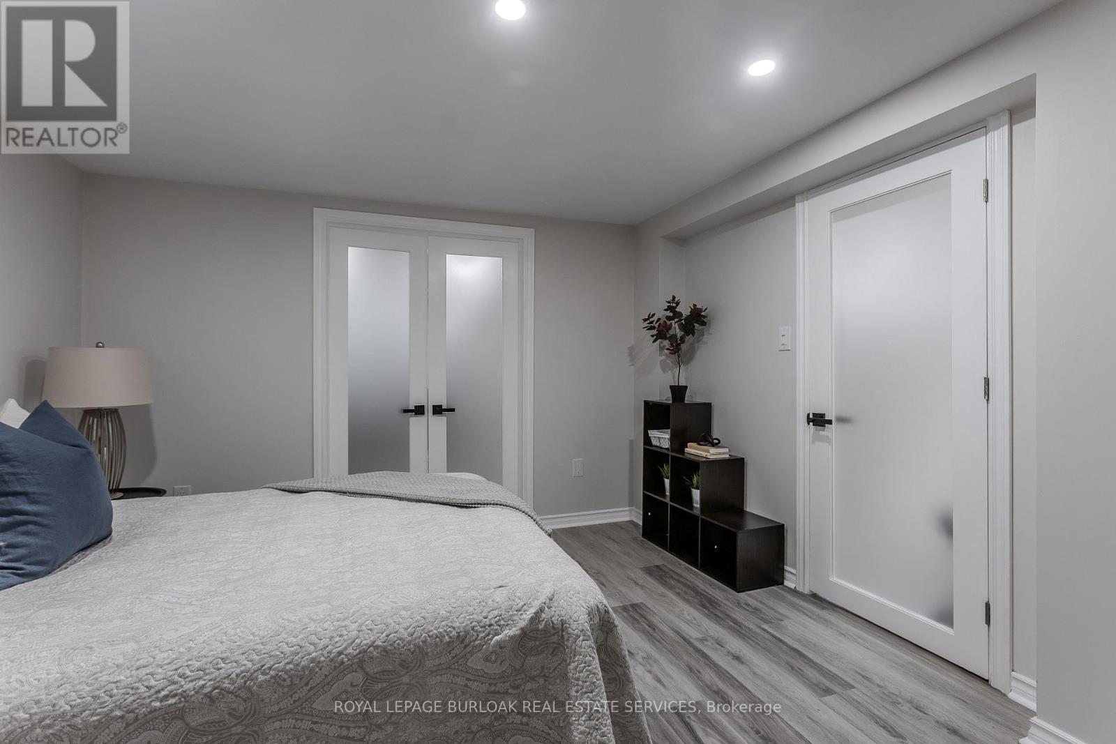 260 Foxbar Road, Burlington, Ontario  L7L 3A3 - Photo 31 - W12529668