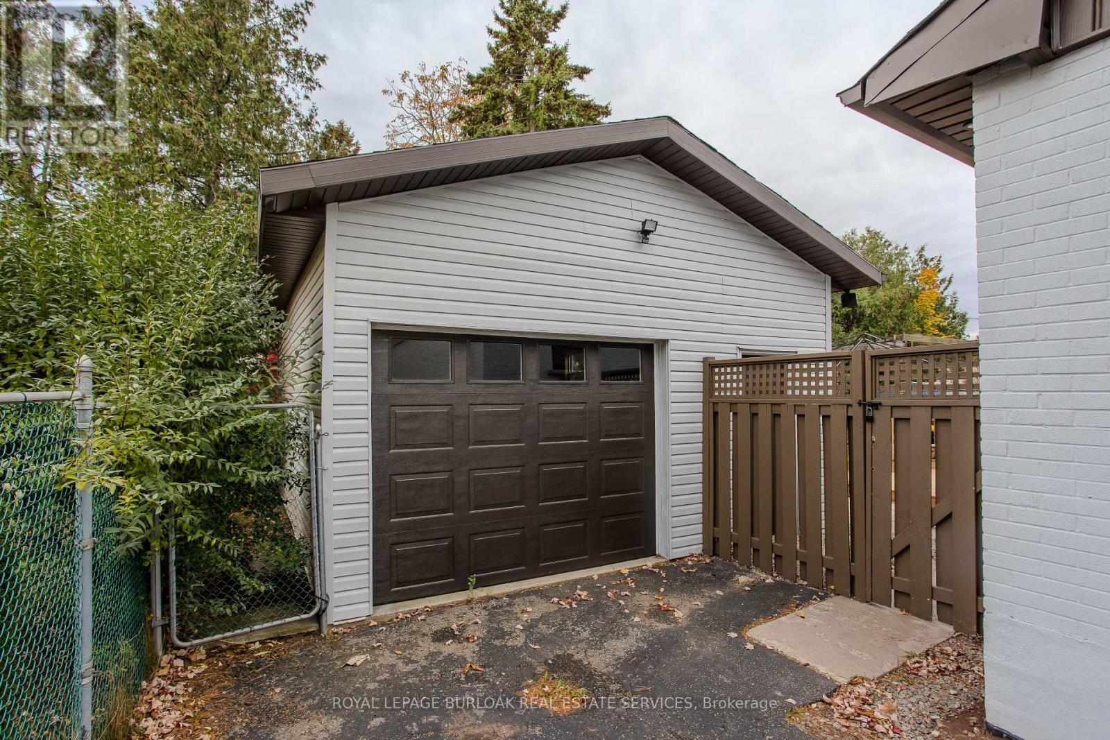 260 Foxbar Road, Burlington, Ontario  L7L 3A3 - Photo 39 - W12529668