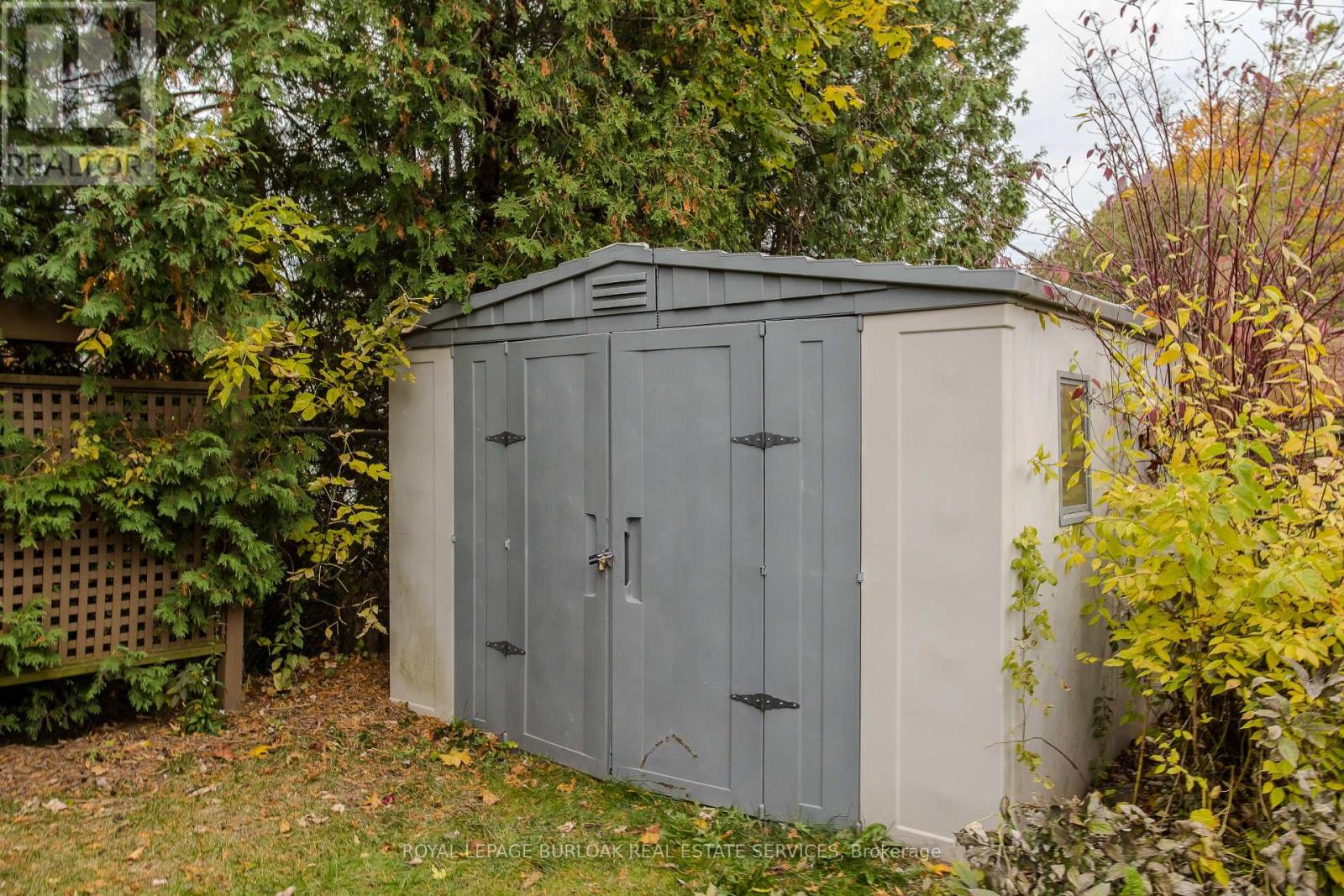 260 Foxbar Road, Burlington, Ontario  L7L 3A3 - Photo 47 - W12529668