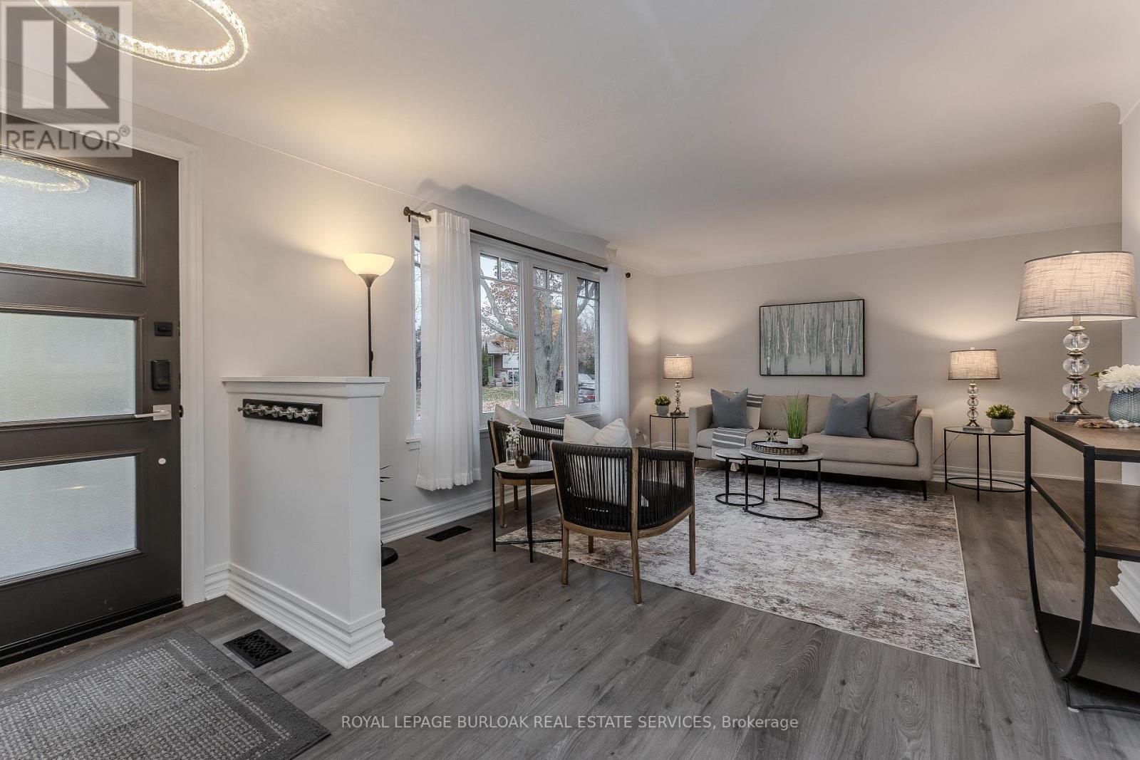 260 Foxbar Road, Burlington, Ontario  L7L 3A3 - Photo 6 - W12529668