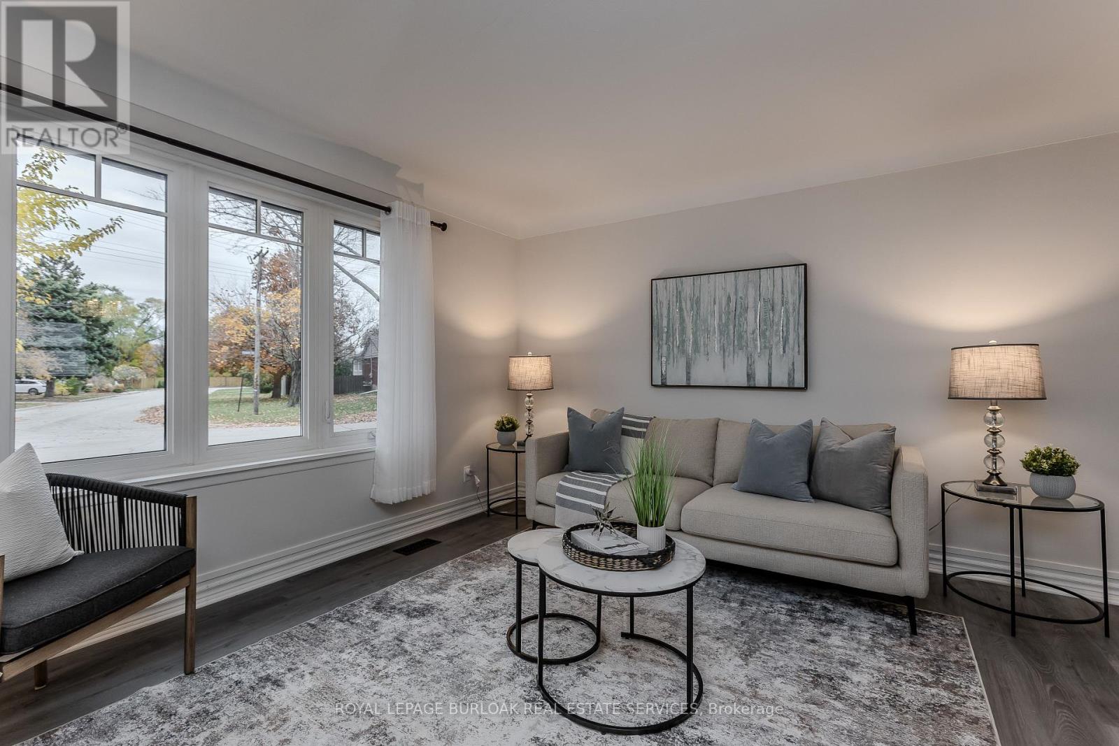 260 Foxbar Road, Burlington, Ontario  L7L 3A3 - Photo 8 - W12529668