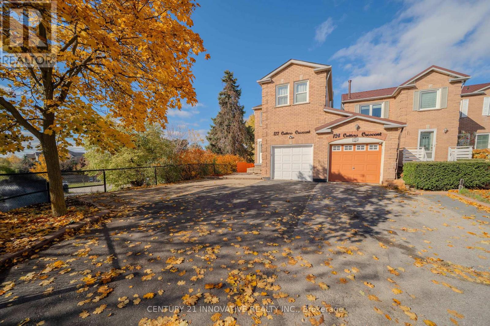 122 Cutters Crescent, Brampton, Ontario  L6Y 4J8 - Photo 2 - W12529690