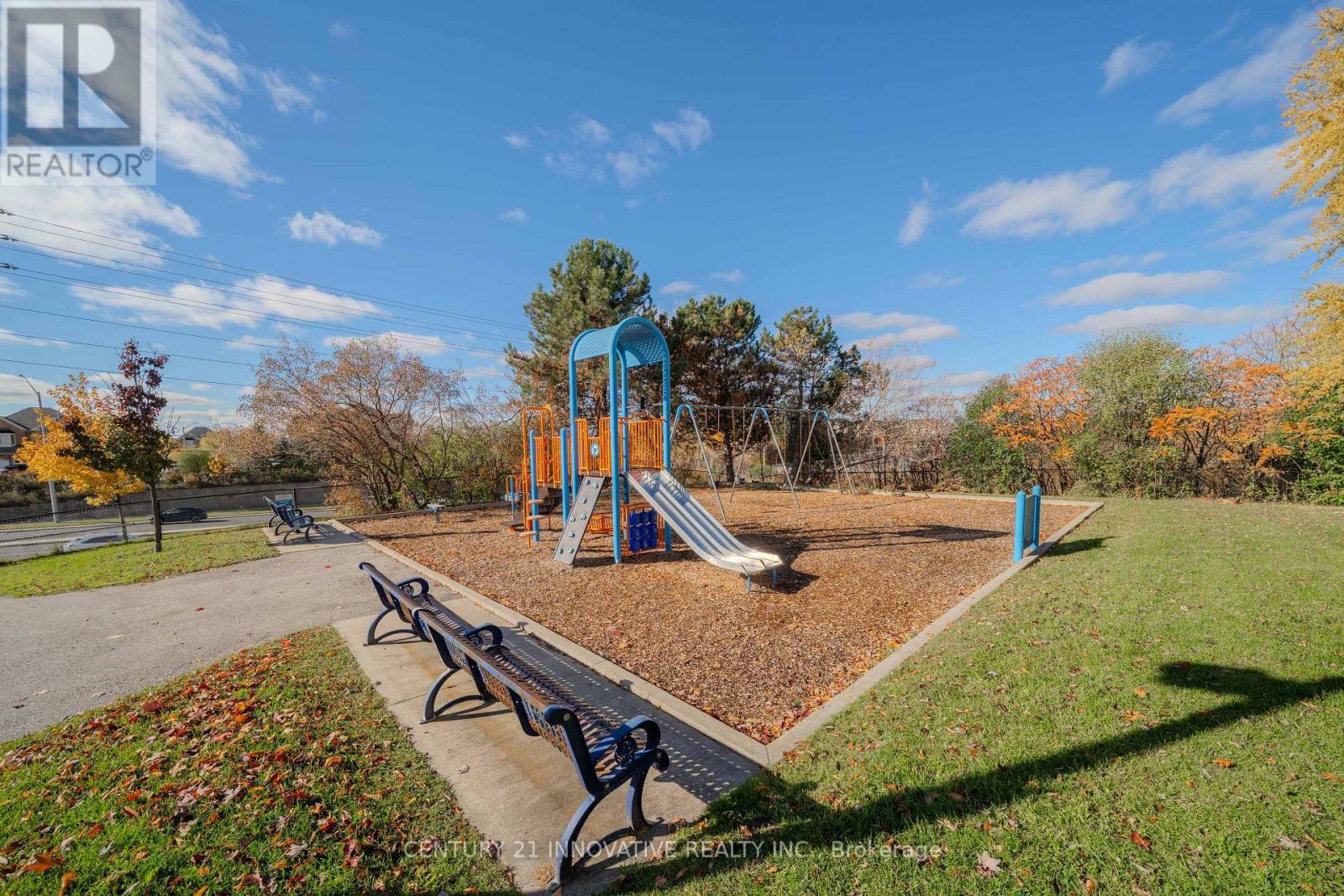 122 Cutters Crescent, Brampton, Ontario  L6Y 4J8 - Photo 3 - W12529690