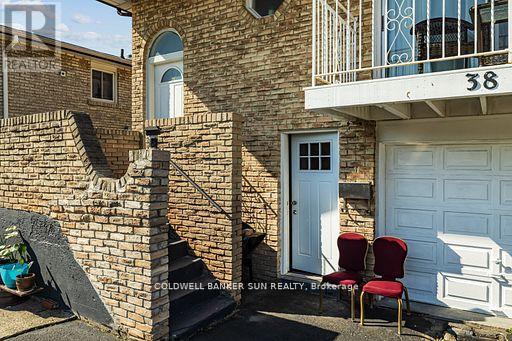 38 Fallway Road, Brampton, Ontario  L6V 3H2 - Photo 8 - W12529730