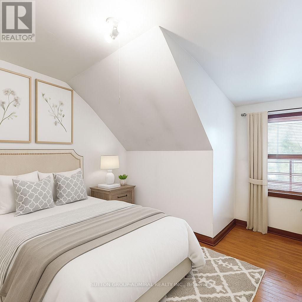 575 St Clarens Avenue, Toronto, Ontario  M6H 3W8 - Photo 11 - W12529732